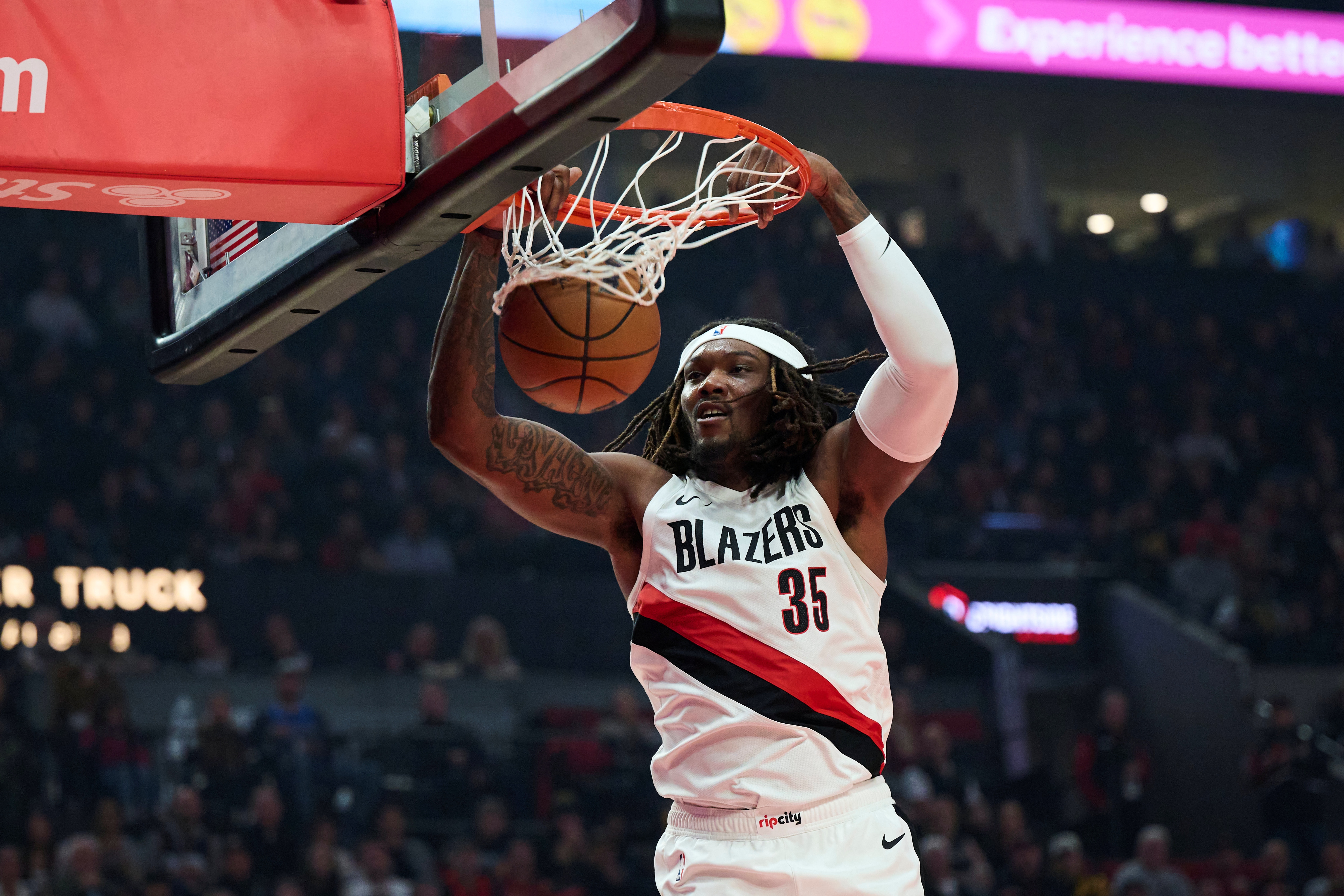 开云网址入口-确实打得好！罗威替补13中9超高效砍下20分11板1断3帽 5前场板