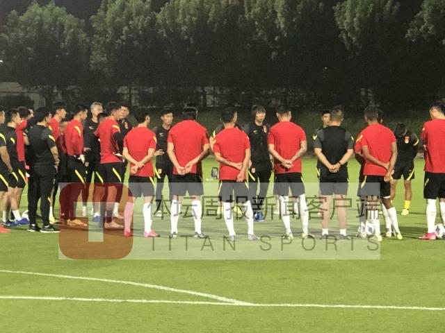 开云网址入口-国足恢复训练平复情绪备战日本 李铁单聊韦世豪