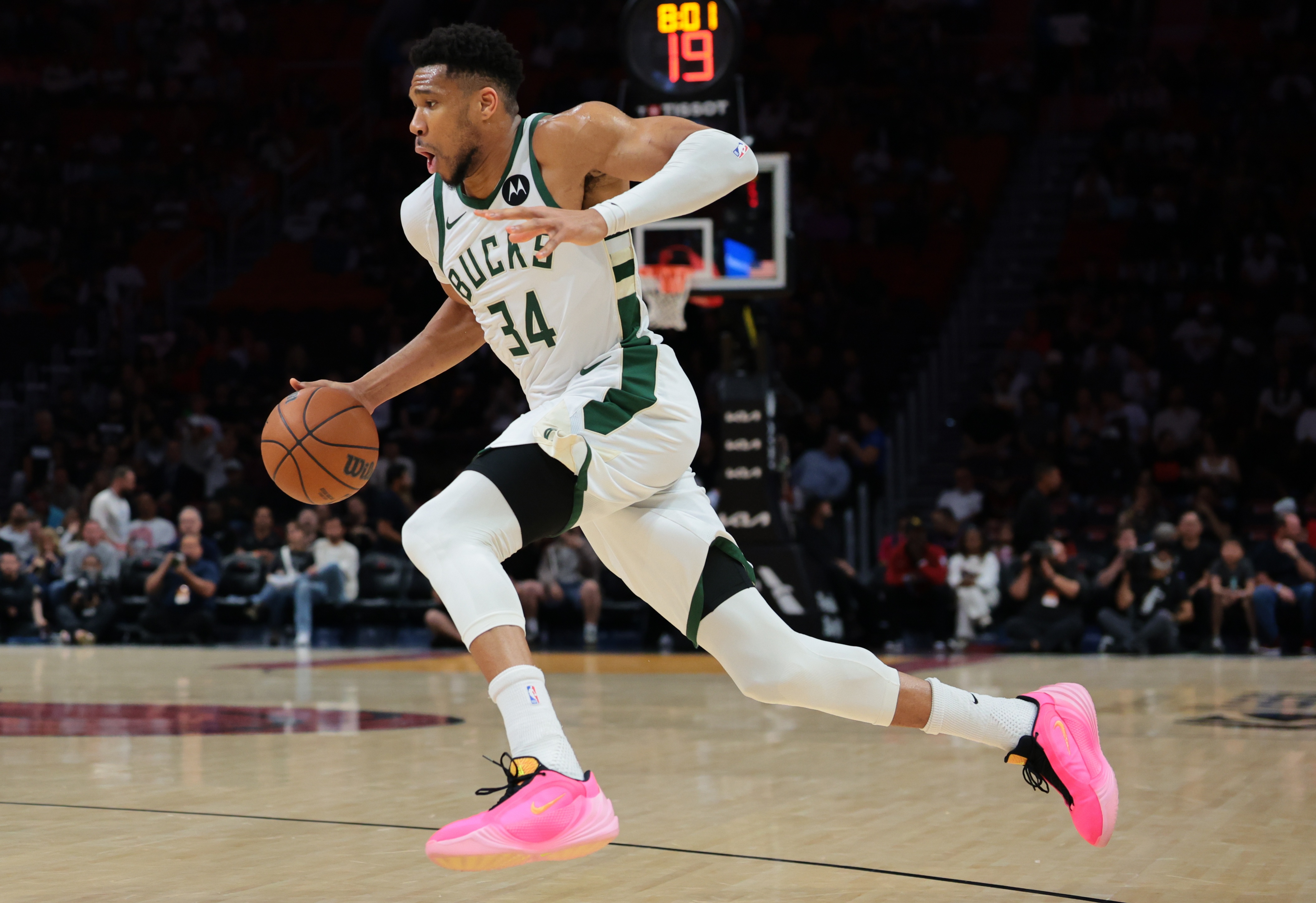 开云网址入口-Shams：雄鹿曾认真考虑过热火报价 韦尔+希罗+球员+选秀权换字母